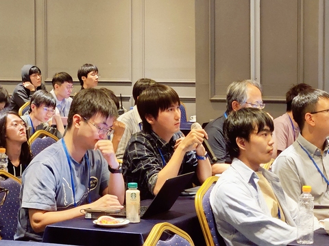 2025-09-15-16-46-54-900