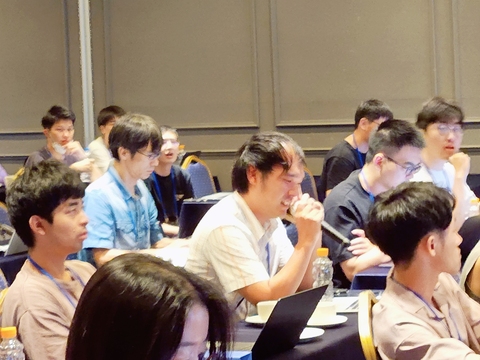 2025-09-15-17-41-10-909