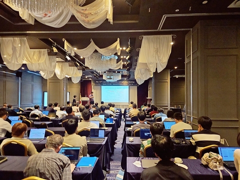 2025-09-16-11-57-32-776